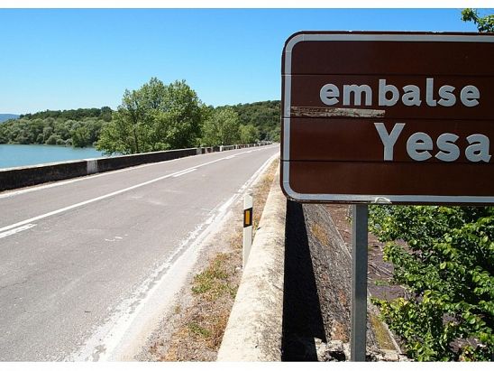 carretera embalse yesa